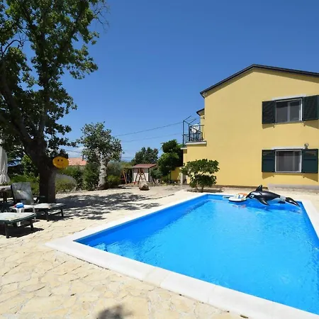 펜션 Holiday Nikola *