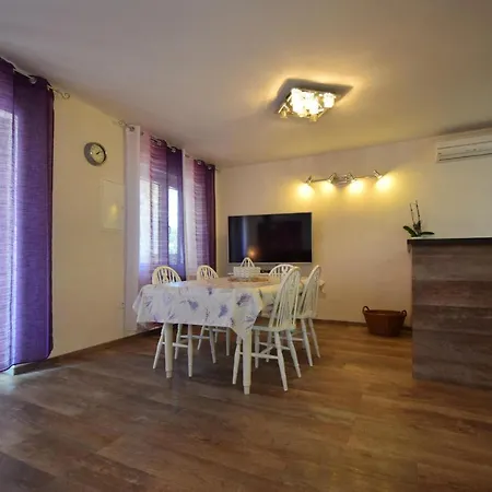 펜션 Holiday Nikola