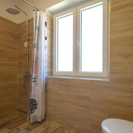 Semesterbostad Holiday Nikola Malinska