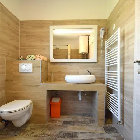 Holiday Nikola Semesterbostad *